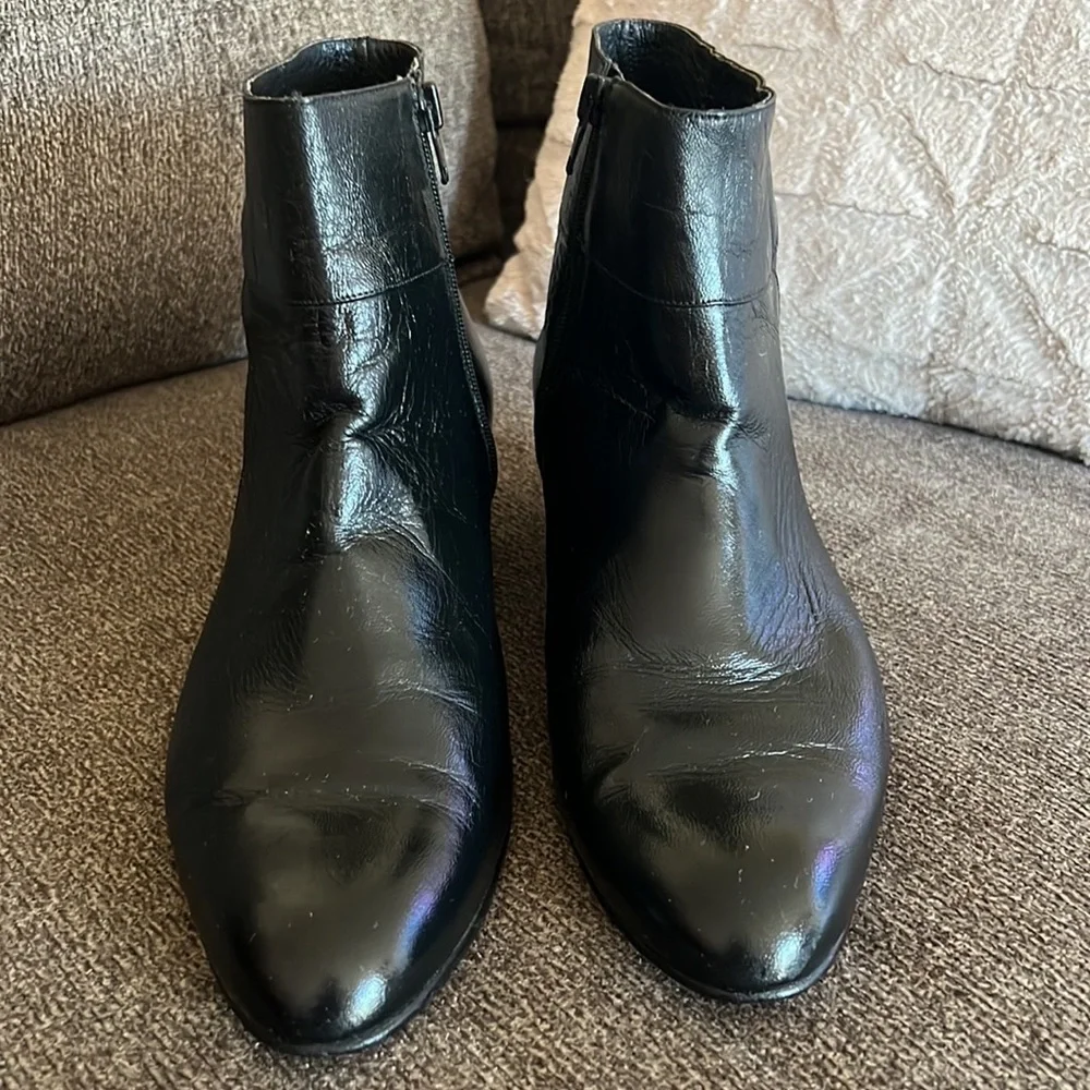 Romika Black Vintage Women’s Leather Ankle Bootie‎ Size 10